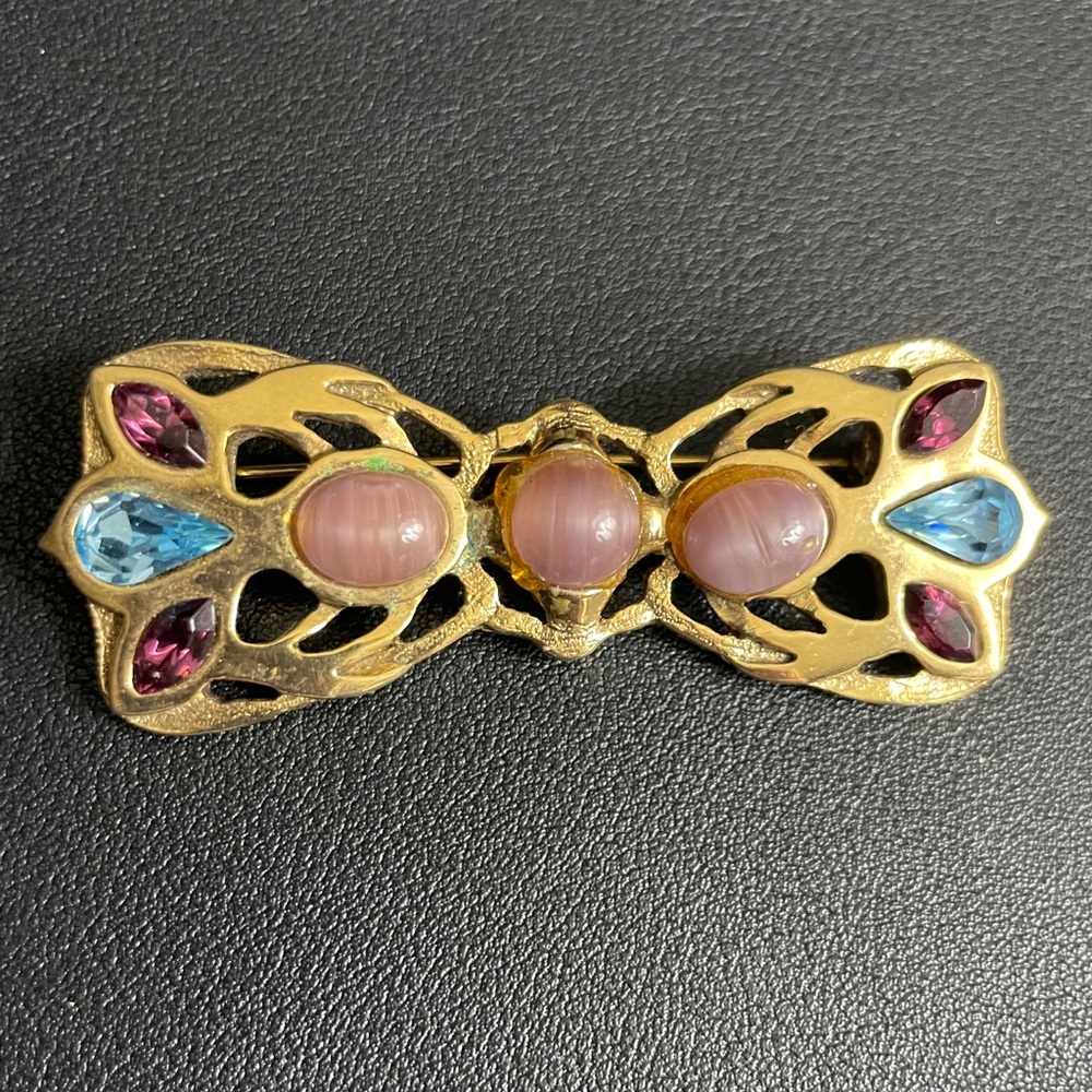 Vintage 1928 Jewelry Art Deco Rhinestone & Moonglow Brooch‎ Pin in Gold Tone